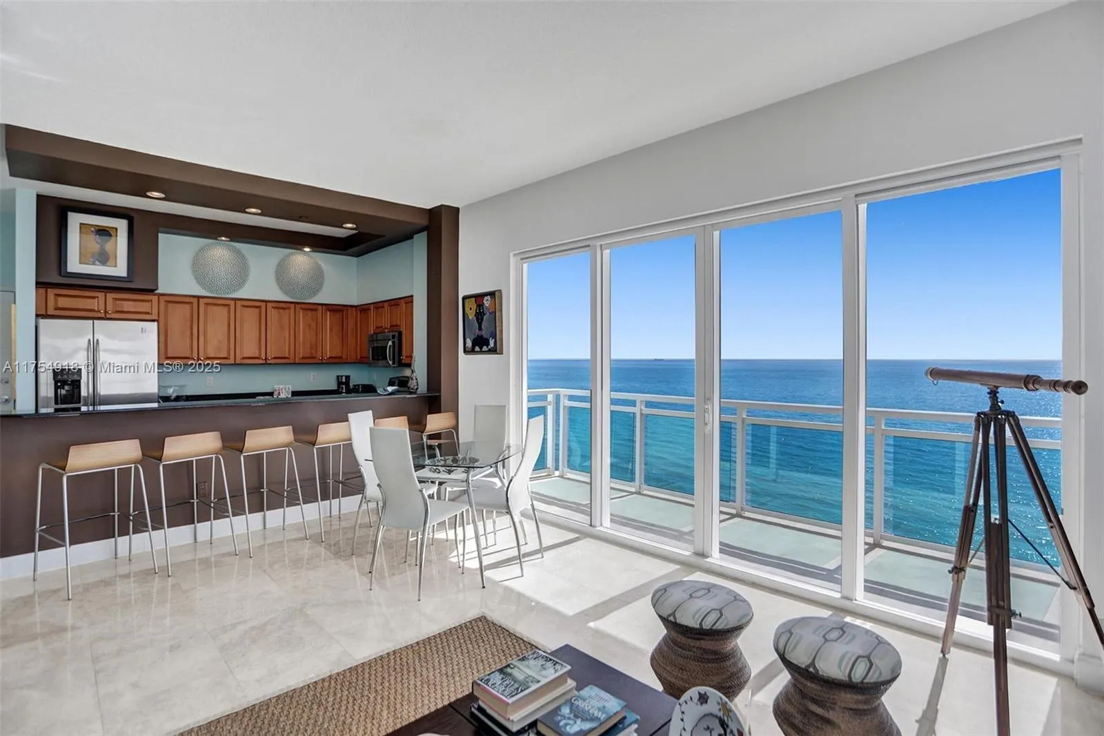 Miami Beach, Florida 33141, United States, 2 Bedrooms Bedrooms, ,2 BathroomsBathrooms,Residential,Active,82844