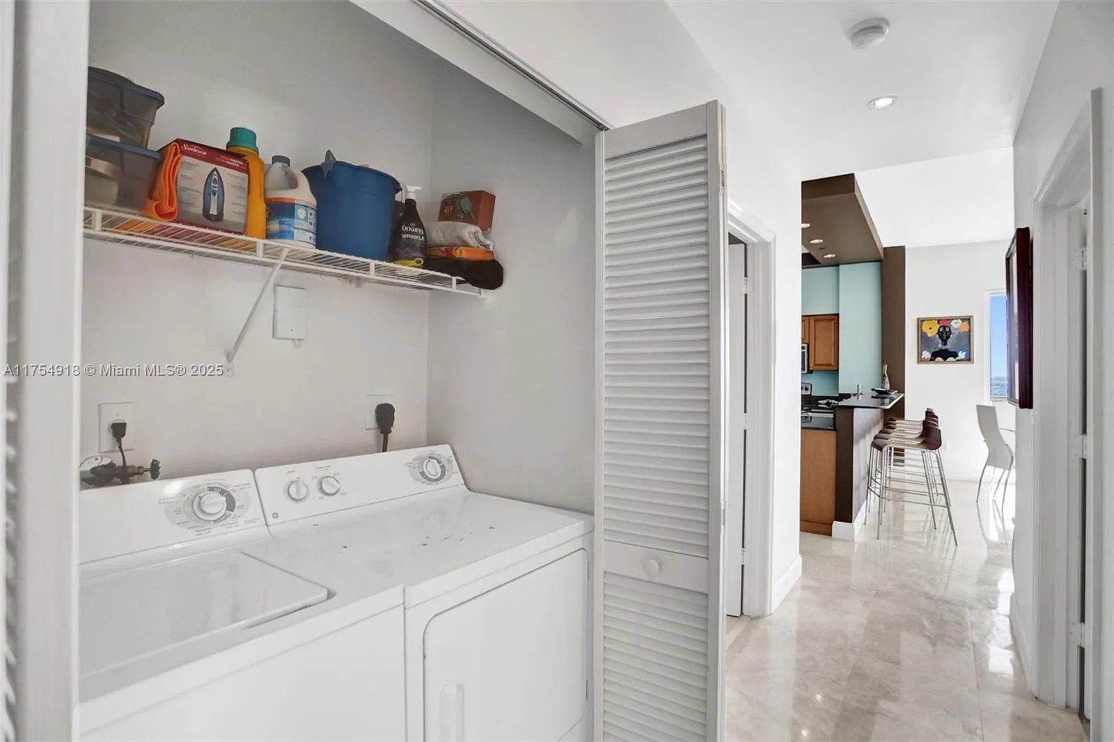 Miami Beach, Florida 33141, United States, 2 Bedrooms Bedrooms, ,2 BathroomsBathrooms,Residential,Active,82844