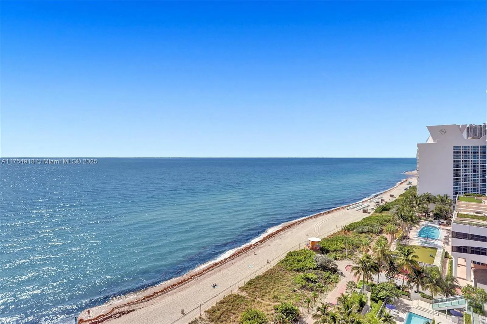 Miami Beach, Florida 33141, United States, 2 Bedrooms Bedrooms, ,2 BathroomsBathrooms,Residential,Active,82844