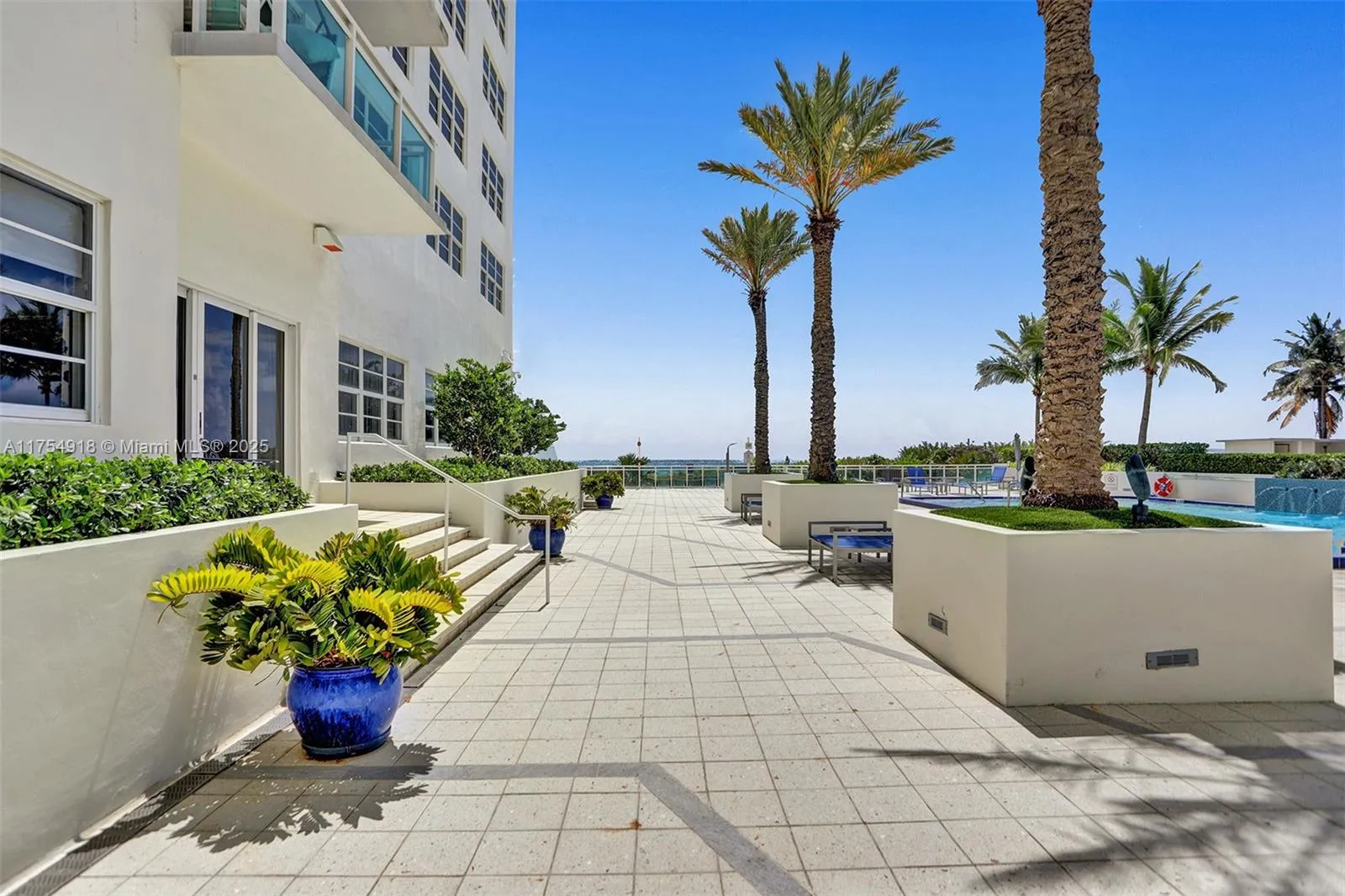 Miami Beach, Florida 33141, United States, 2 Bedrooms Bedrooms, ,2 BathroomsBathrooms,Residential,Active,82844