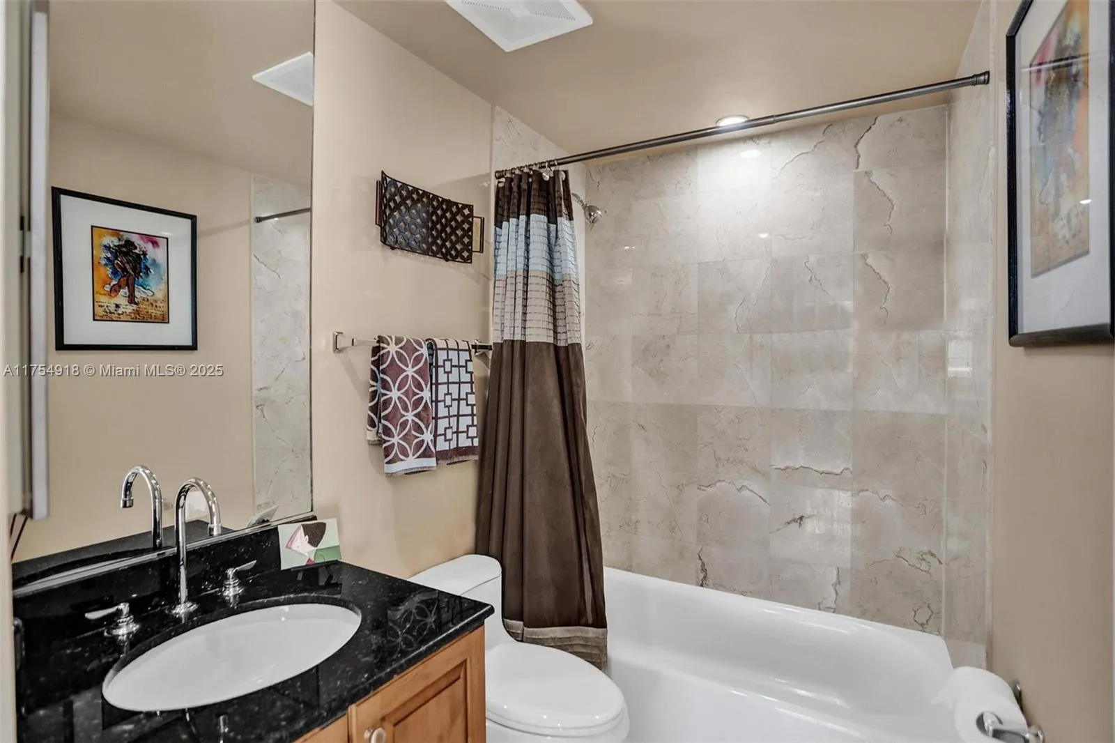 Miami Beach, Florida 33141, United States, 2 Bedrooms Bedrooms, ,2 BathroomsBathrooms,Residential,Active,82844