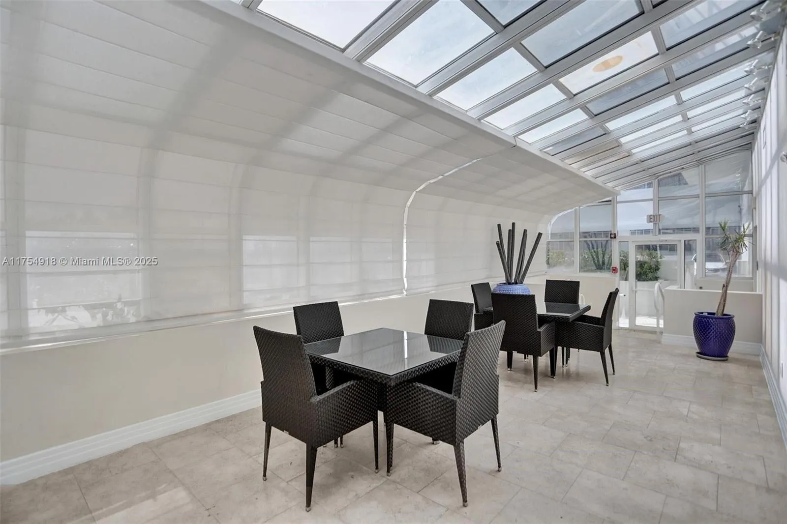 Miami Beach, Florida 33141, United States, 2 Bedrooms Bedrooms, ,2 BathroomsBathrooms,Residential,Active,82844