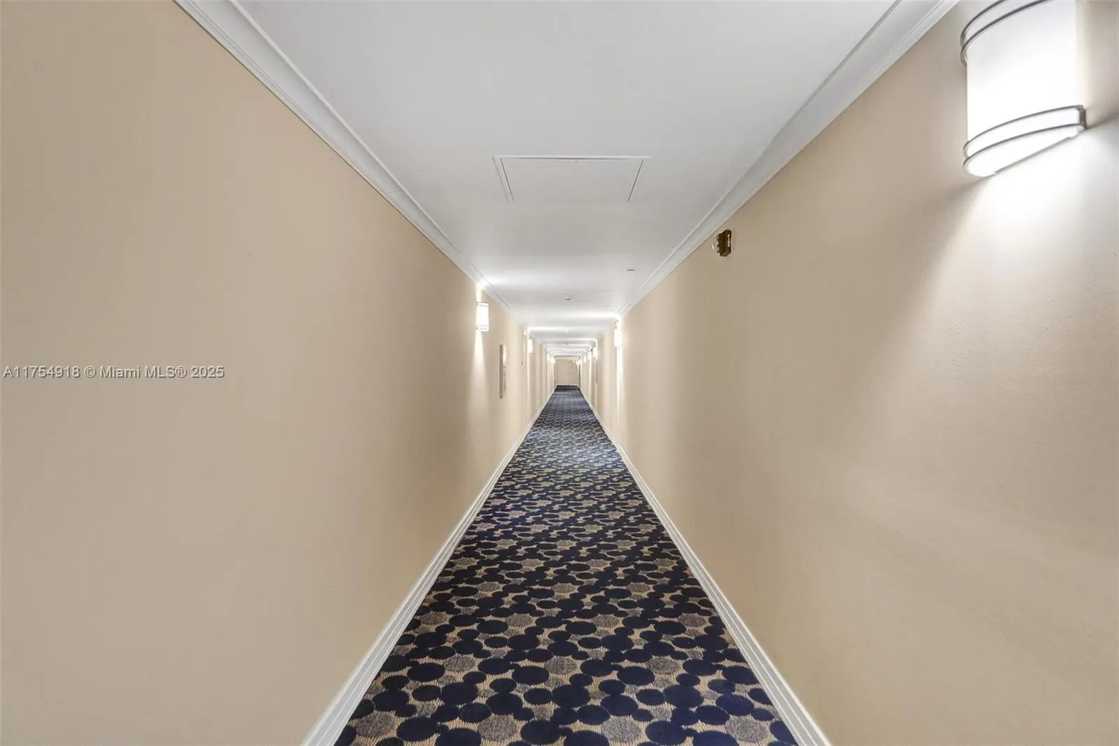 Miami Beach, Florida 33141, United States, 2 Bedrooms Bedrooms, ,2 BathroomsBathrooms,Residential,Active,82844