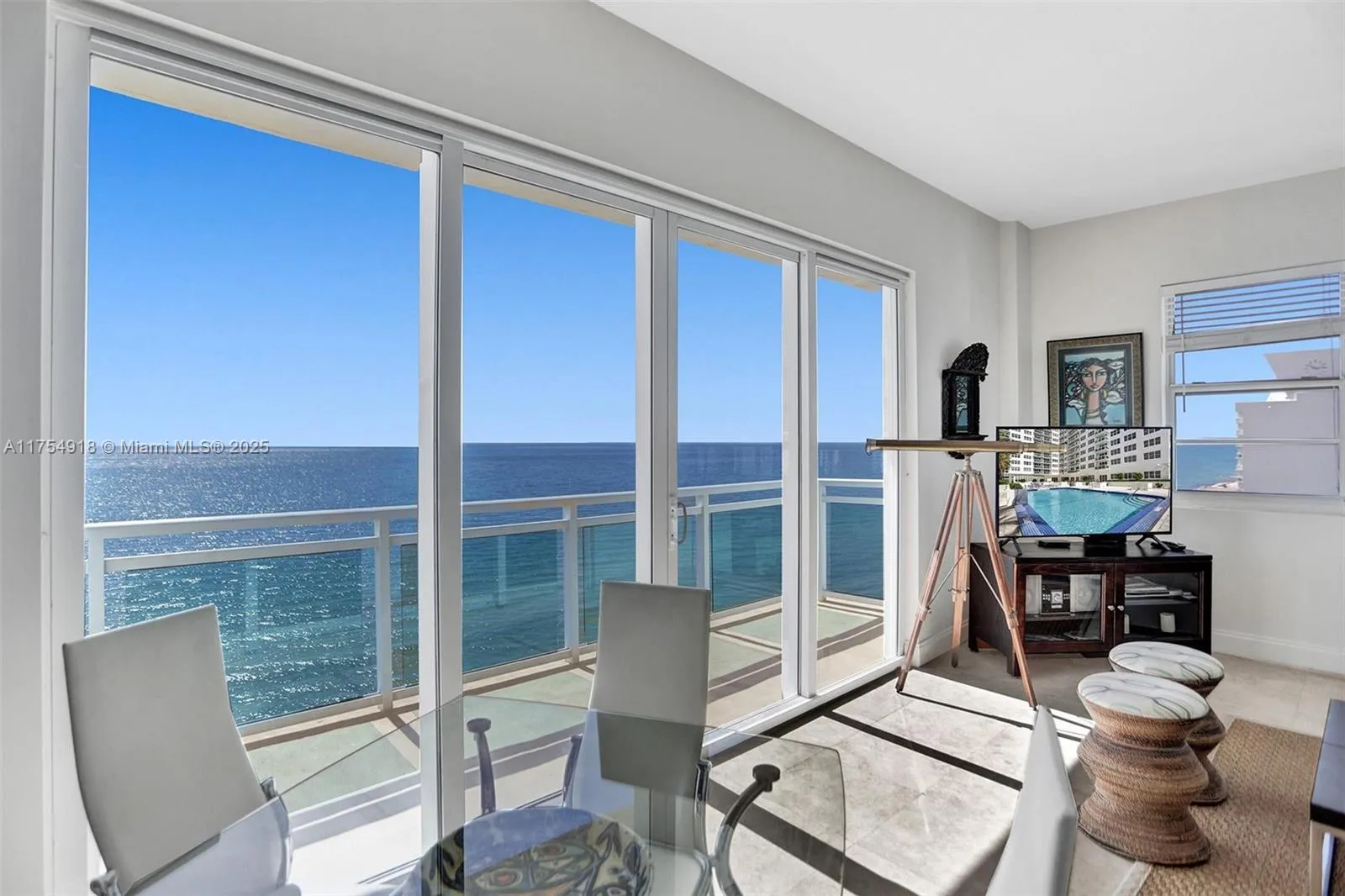 Miami Beach, Florida 33141, United States, 2 Bedrooms Bedrooms, ,2 BathroomsBathrooms,Residential,Active,82844