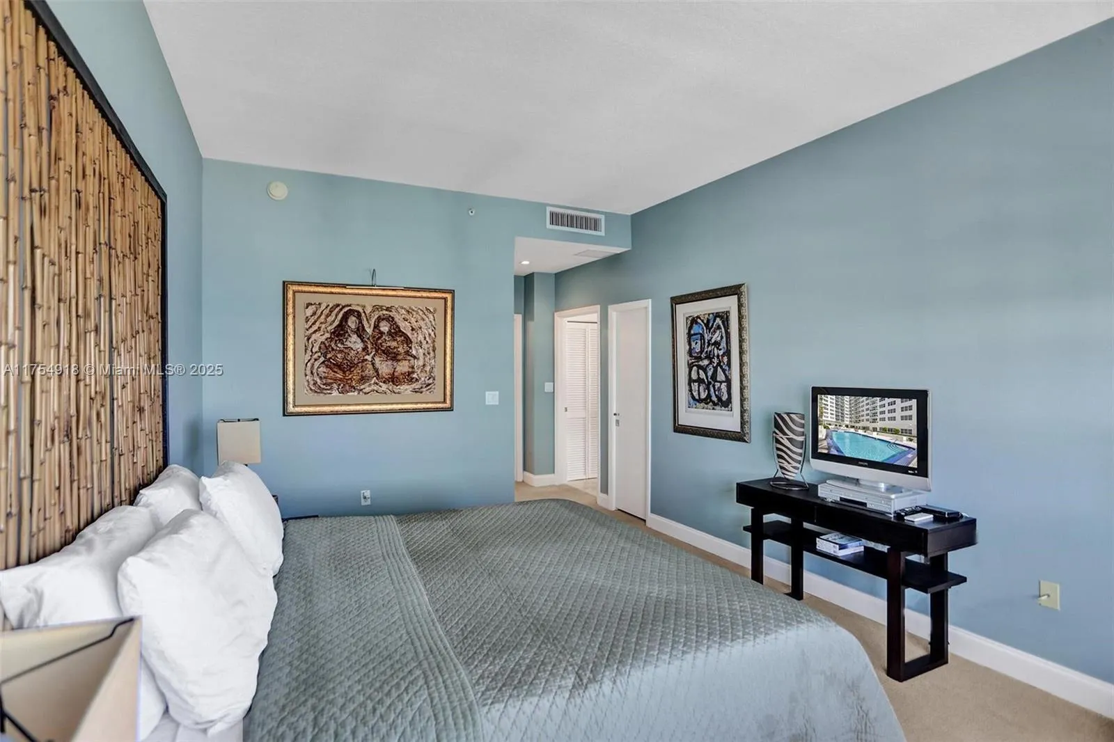 Miami Beach, Florida 33141, United States, 2 Bedrooms Bedrooms, ,2 BathroomsBathrooms,Residential,Active,82844