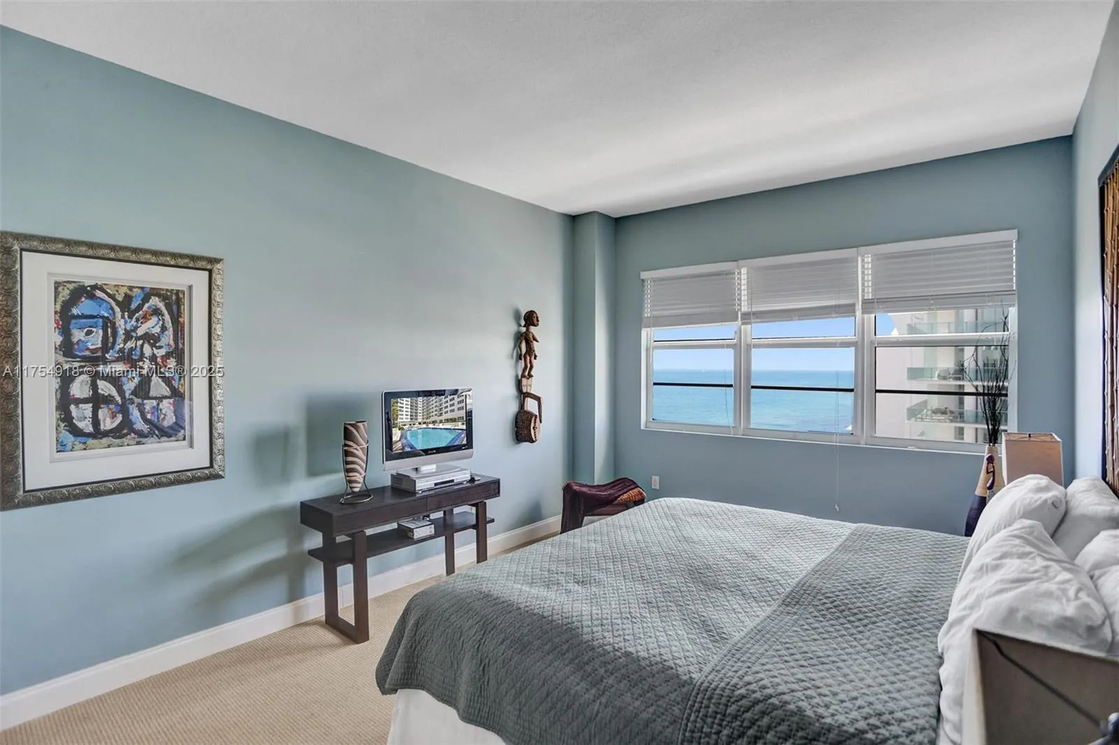 Miami Beach, Florida 33141, United States, 2 Bedrooms Bedrooms, ,2 BathroomsBathrooms,Residential,Active,82844