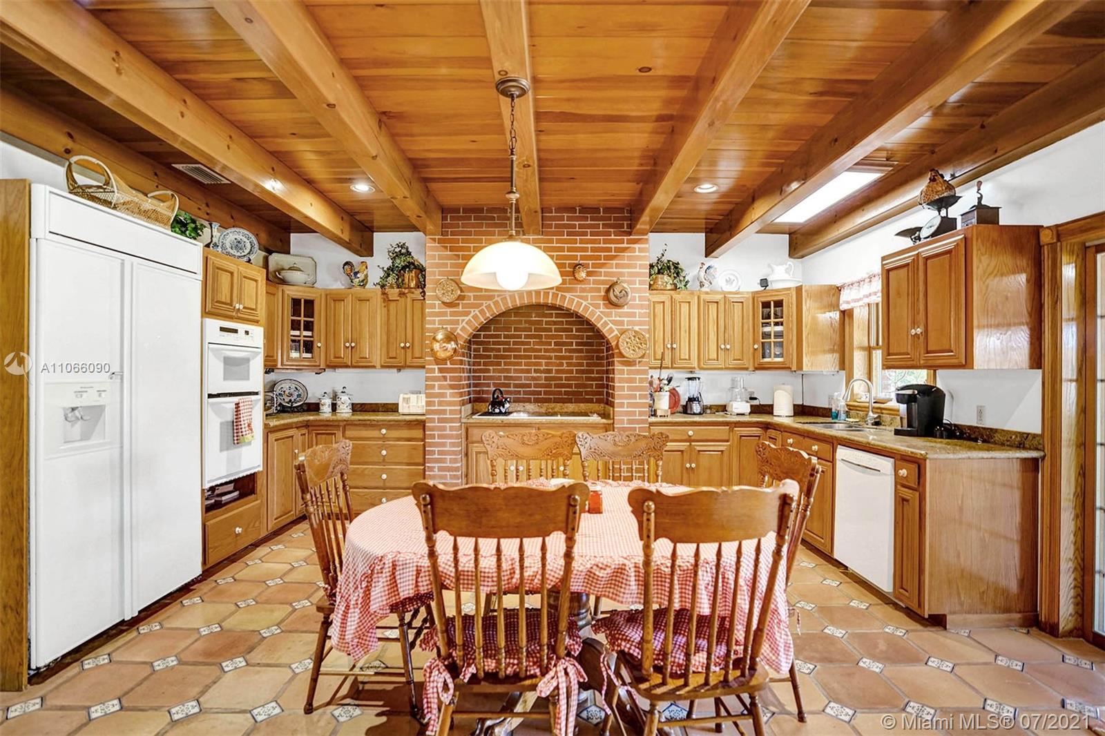 GABLES ESTATES NO 2 - Residential