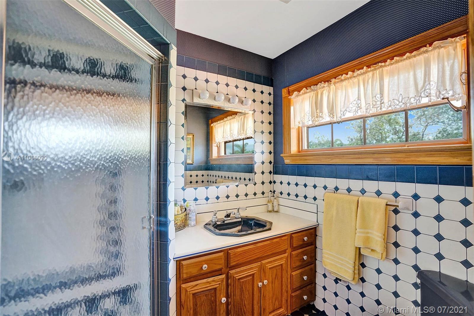 GABLES ESTATES NO 2 - Residential