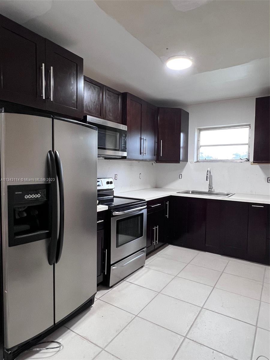 Fourplex for Sale. Newly remodeled. The property has a triplex in the front and a house in the back, both properties are in the same folio, and both properties have different addresses. The triplex has 2 -2/1, and a 1- 1/1, the house in the back is a 3/2. All units are currently rented. Please Do Not disturb tenants. CASH ONLY. All A/C units inside and out are 2 years old, washer-dryer inside each unit, all bathrooms and kitchens were updated, the roof is 3 years old. CASH ONLY Cap Rate of 7.50%, more pictures coming soon. FOR PROPERTY SHOWINGS, A SIGNED CONTRACT OFFER MUST BE SUBMITTED FIRST WITH PROOF OF FUNDS. If Sold At Full Price 4% Commission