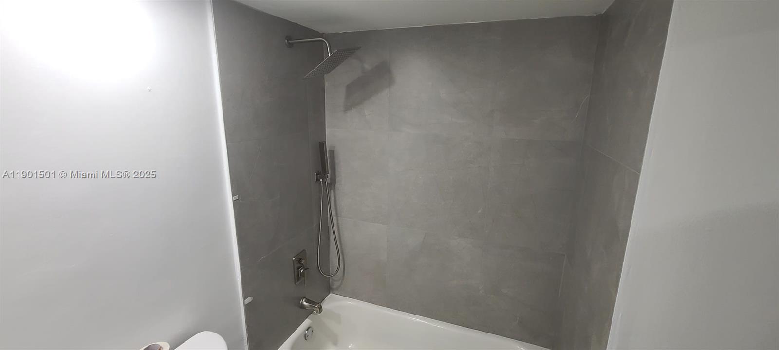 GREYNOLDS PARK CLUB CONDO - Residential Lease