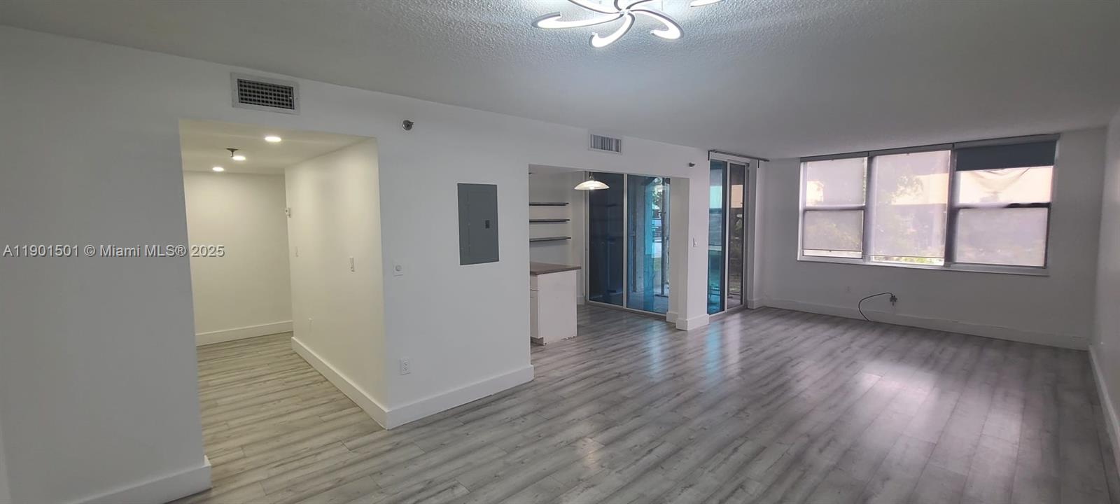 GREYNOLDS PARK CLUB CONDO - Residential Lease