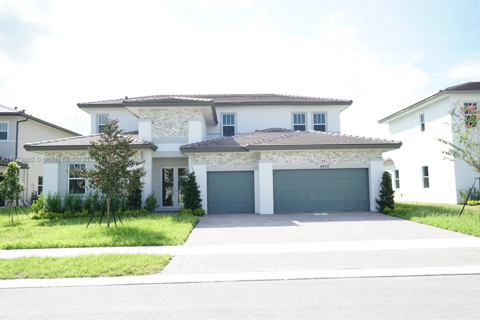 4403 Sw 123rd Ln, Davie, Broward County, Florida - 4 Bedrooms  
3 Bathrooms - 
