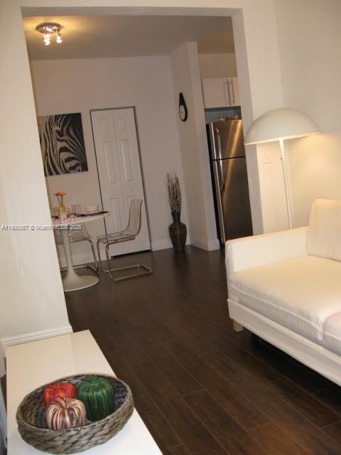 THE VINTAGE EAST CONDO - Residential Lease