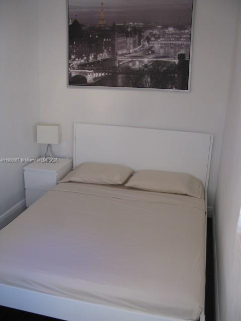 THE VINTAGE EAST CONDO - Residential Lease