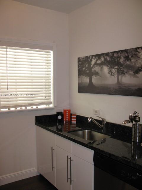 THE VINTAGE EAST CONDO - Residential Lease