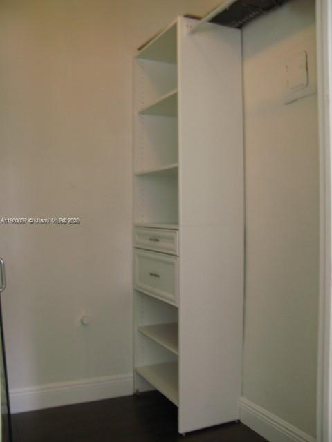 THE VINTAGE EAST CONDO - Residential Lease