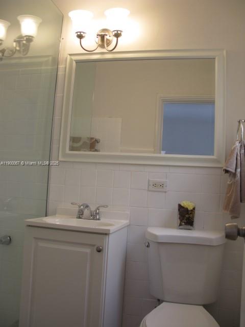 THE VINTAGE EAST CONDO - Residential Lease