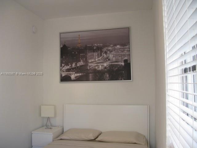 THE VINTAGE EAST CONDO - Residential Lease