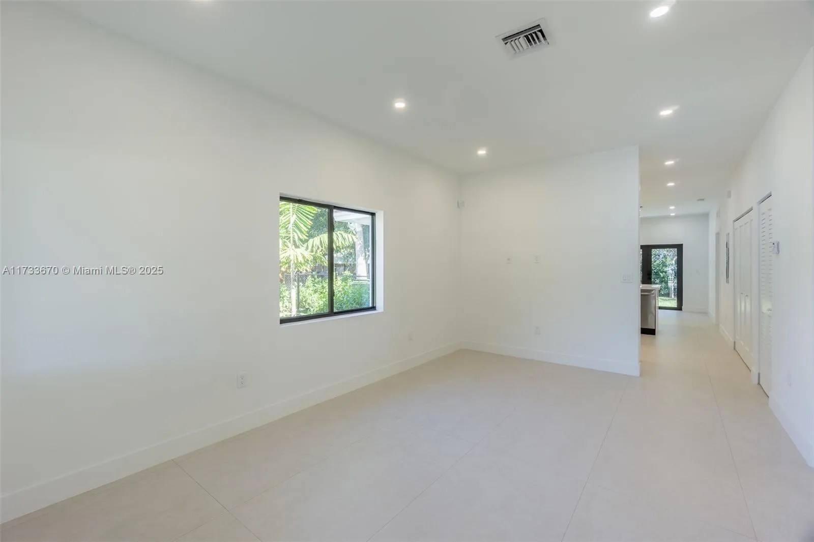 South Miami, Florida 33143, United States, 4 Bedrooms Bedrooms, ,3 BathroomsBathrooms,Residential,Pending,13214