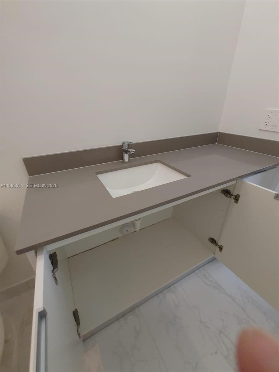 CENTURY PARK SQUARE - Residential Lease