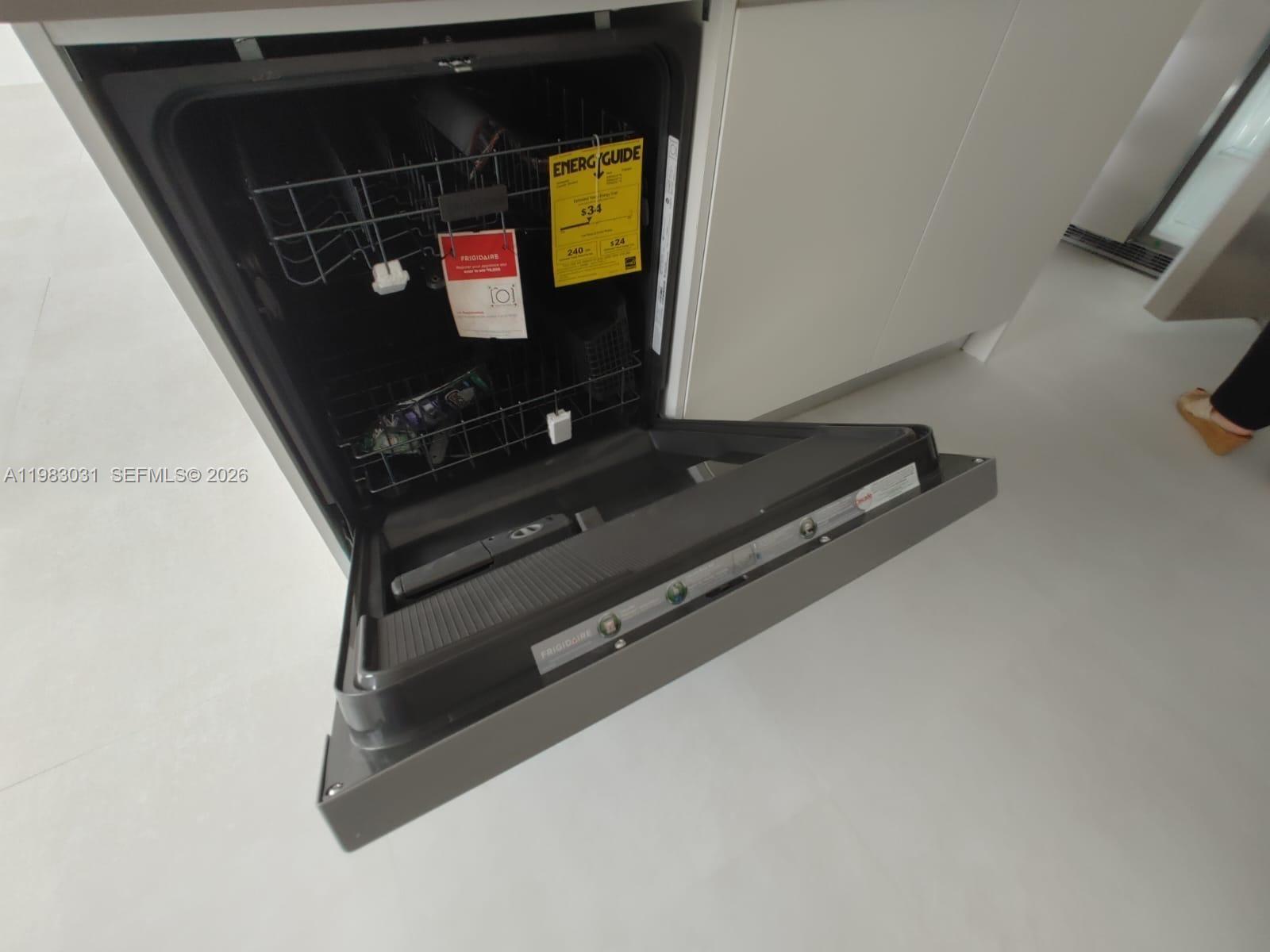 CENTURY PARK SQUARE - Residential Lease