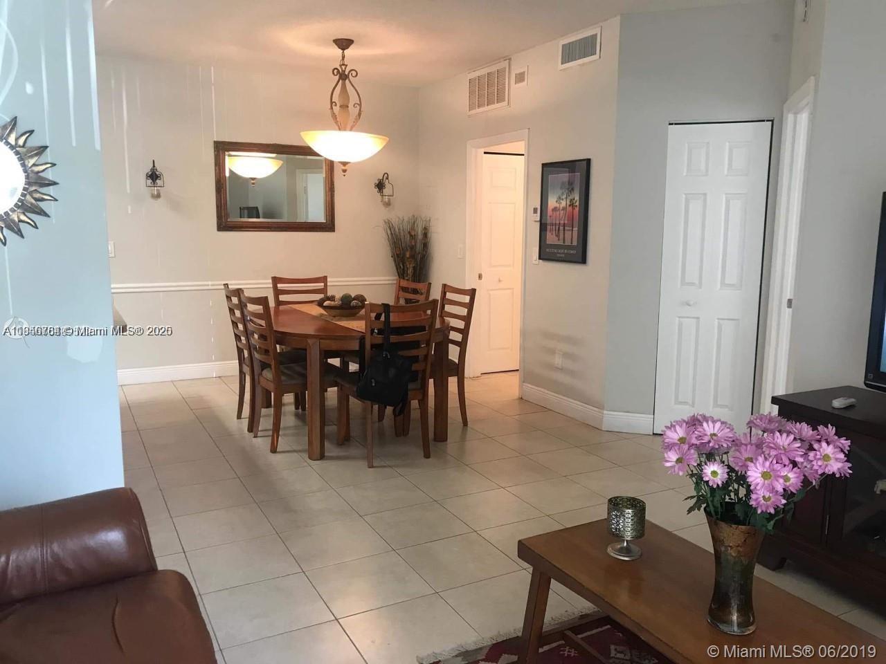 Beautiful 1Bedroom/1Bathroom at la Hacienda Country Club gated community with Club house, pool, Gym, Tennis Courts, Exercise room. Washer and dryer inside. Rapid Approval!!