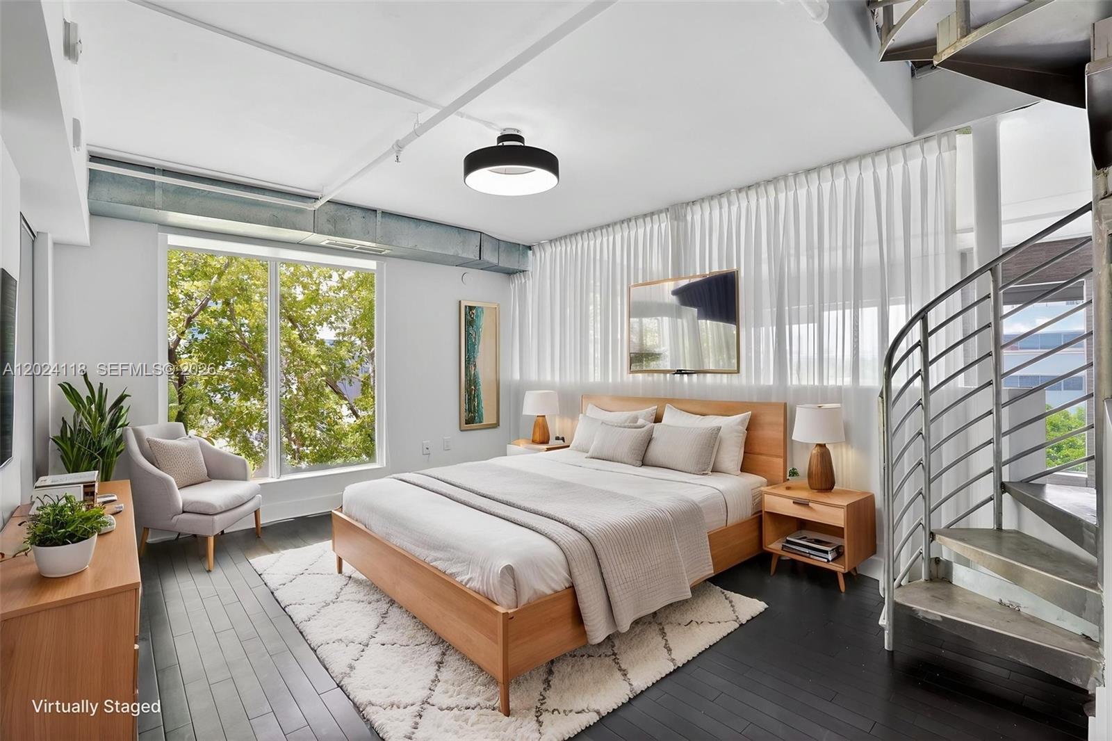 THE MANHATTAN CONDO - Residential