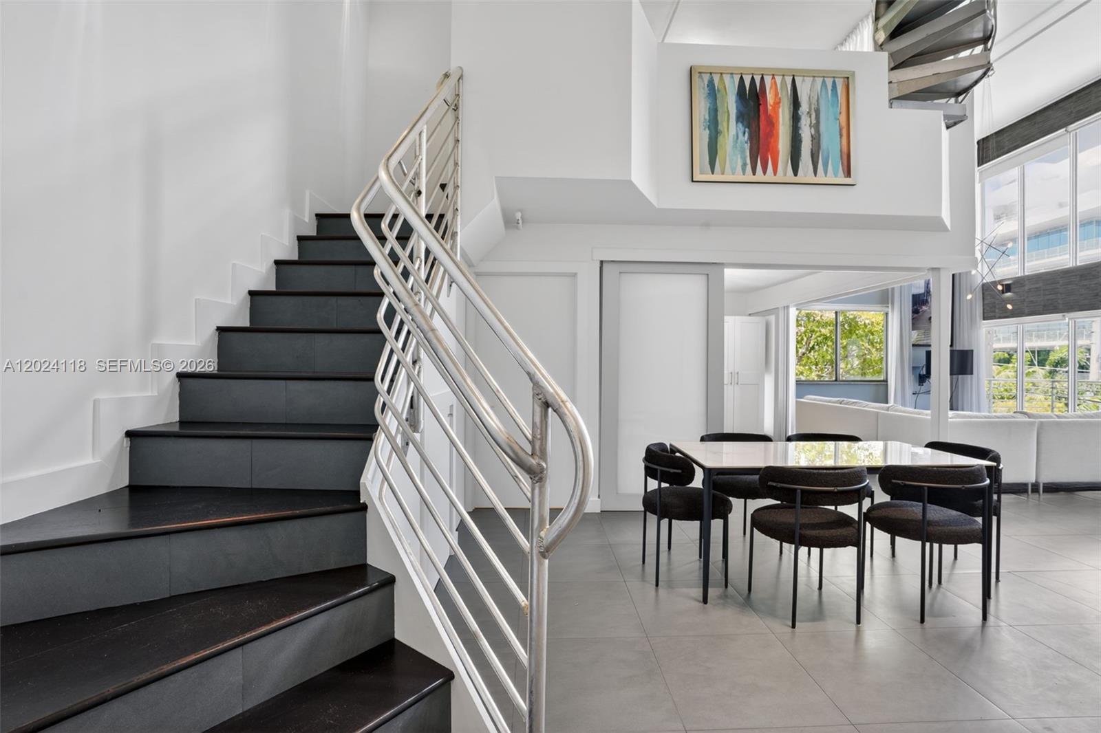 THE MANHATTAN CONDO - Residential