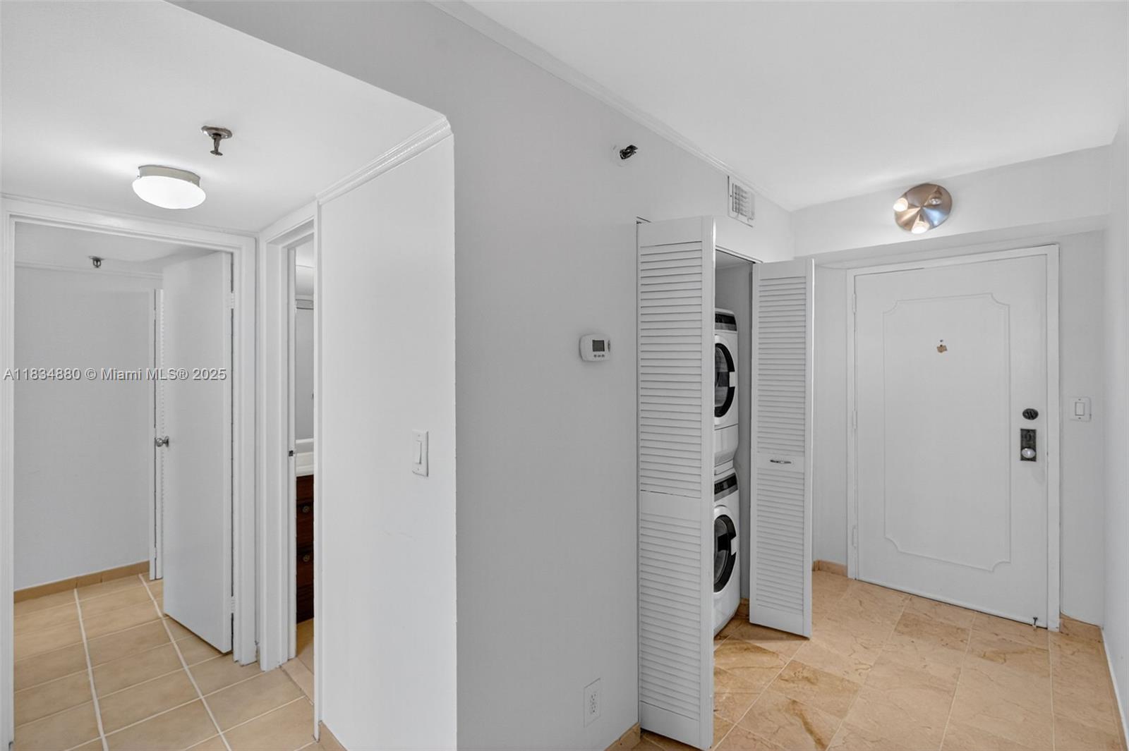 2401 Collins Ave 1703