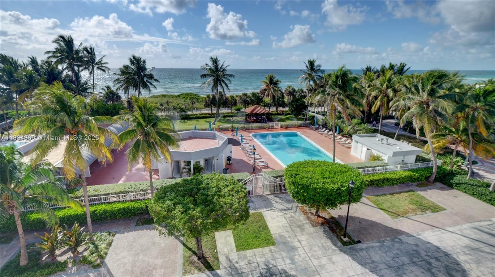 2401 Collins Ave 1703