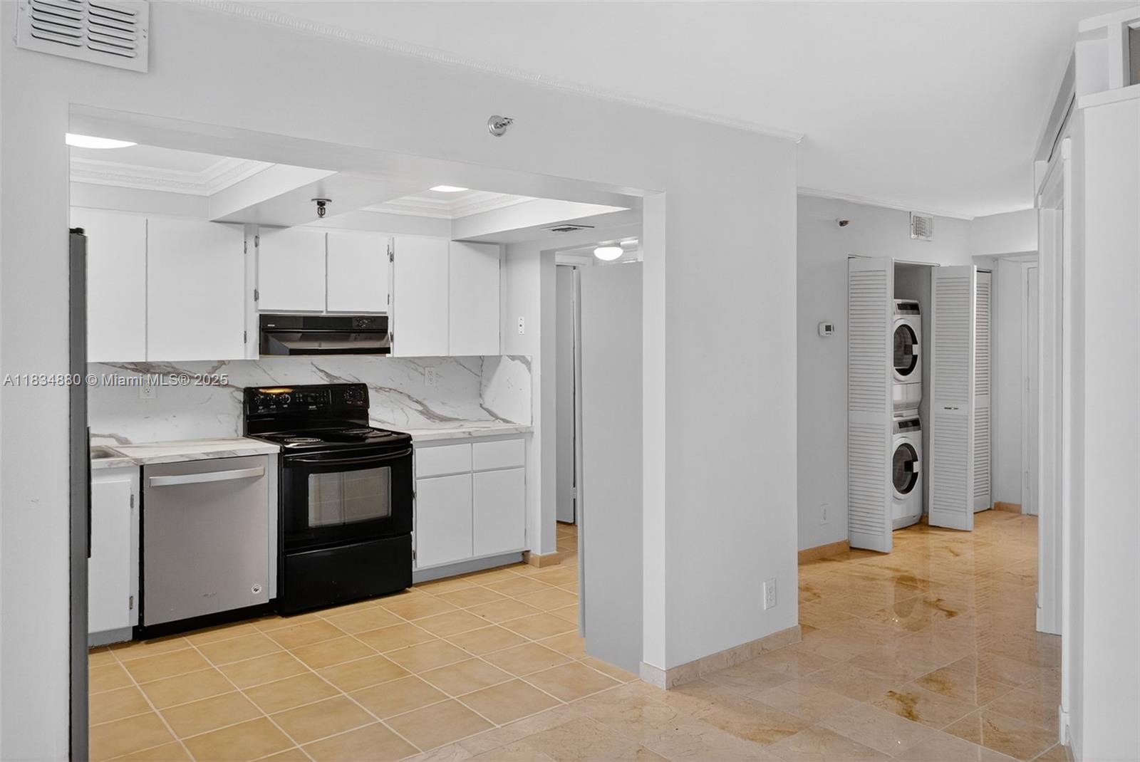 THE RIVIERA CONDO - Residential Lease