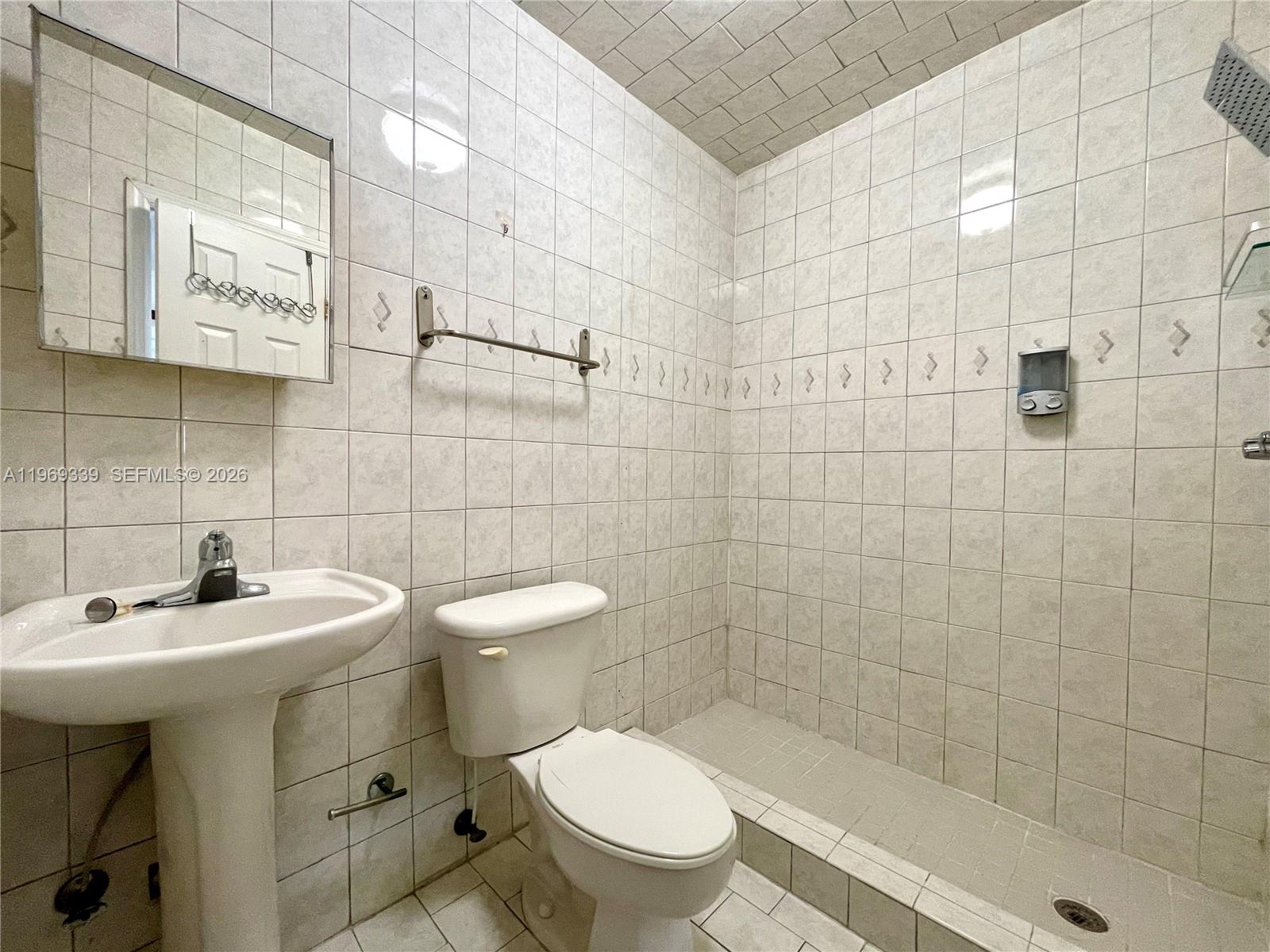 CANTELOP 1ST ADDN - Residential Lease