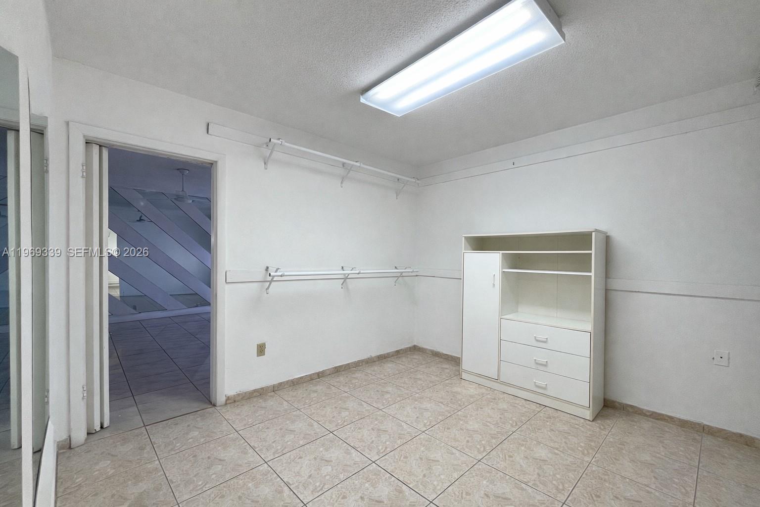 CANTELOP 1ST ADDN - Residential Lease