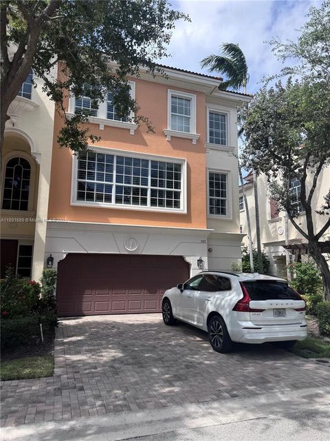 Photo of 5565 NE Trieste Way, Boca Raton, FL 33487 (MLS # A11891689)