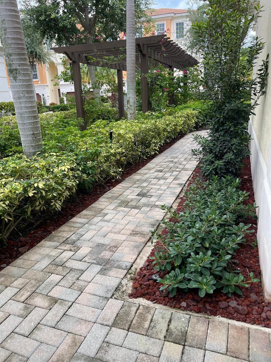 TRIESTE AT BOCA - Residential