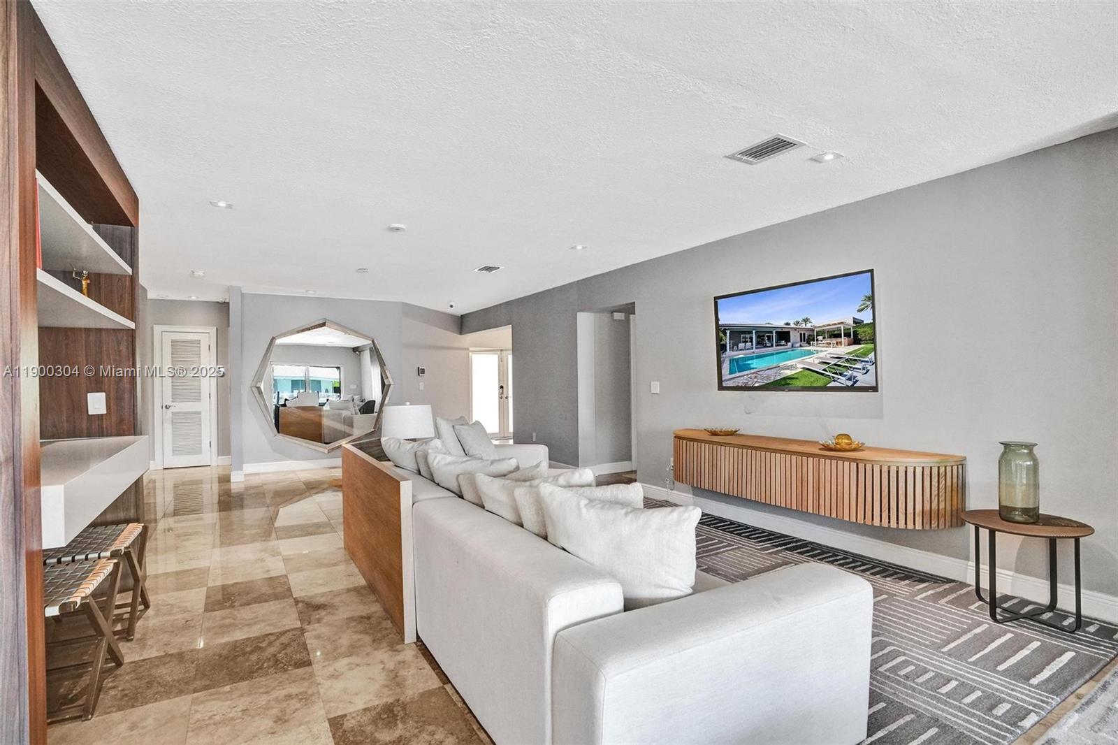 SAN SOUCI ESTATES - Residential Lease