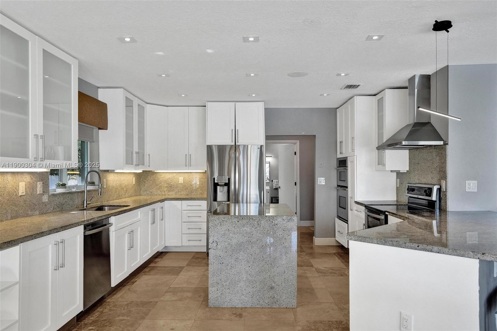 SAN SOUCI ESTATES - Residential Lease