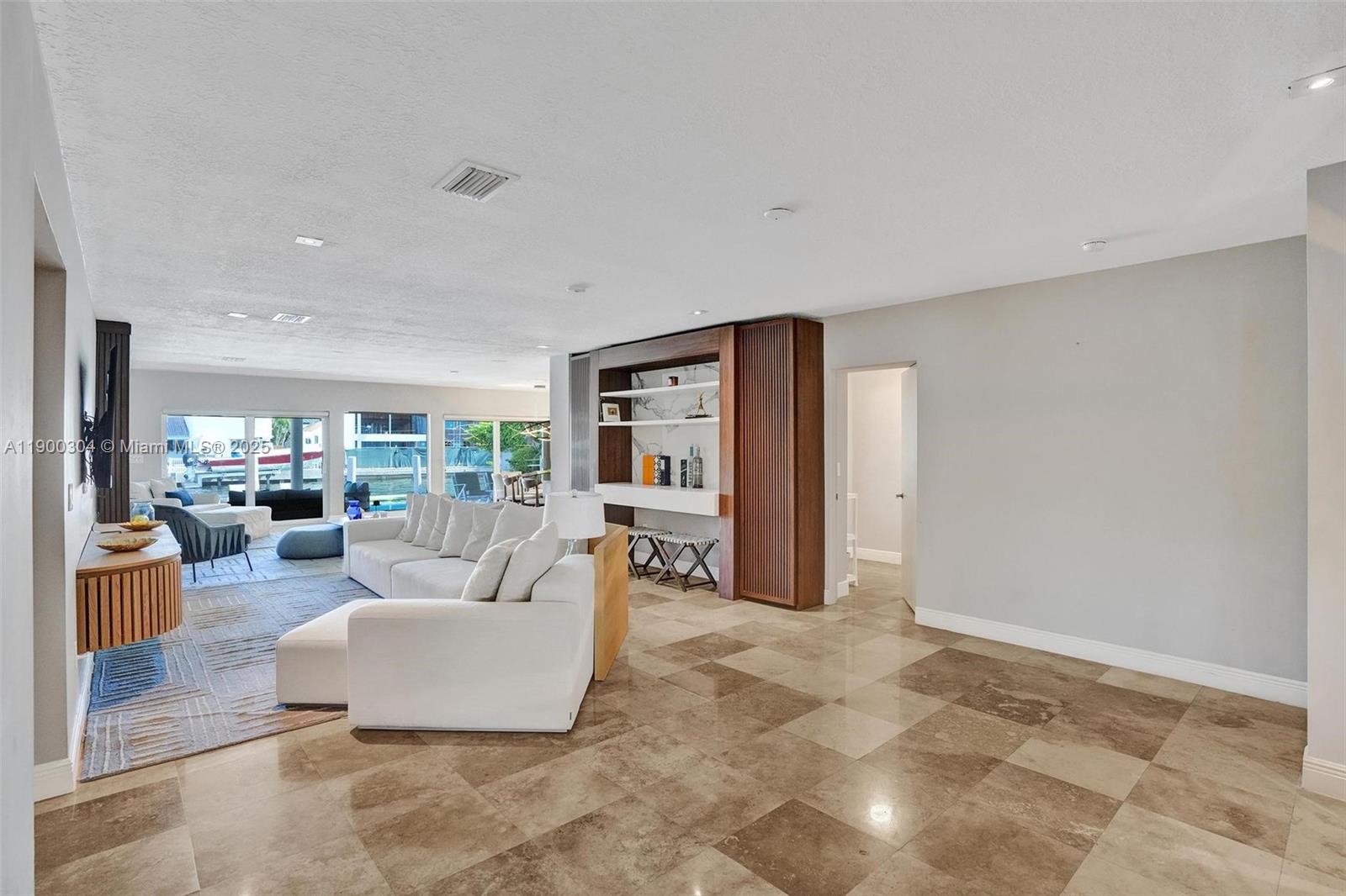 SAN SOUCI ESTATES - Residential Lease