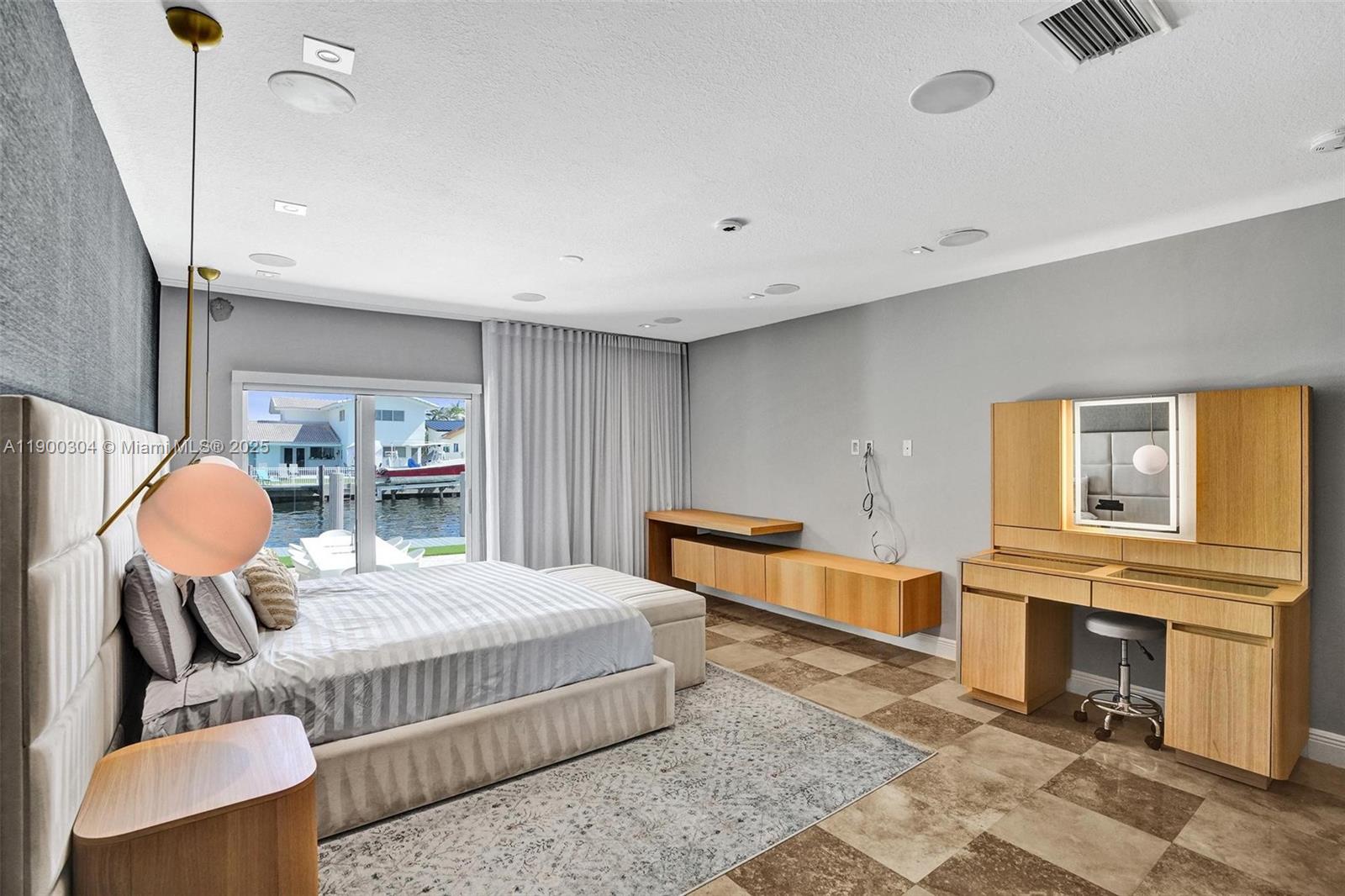 SAN SOUCI ESTATES - Residential Lease