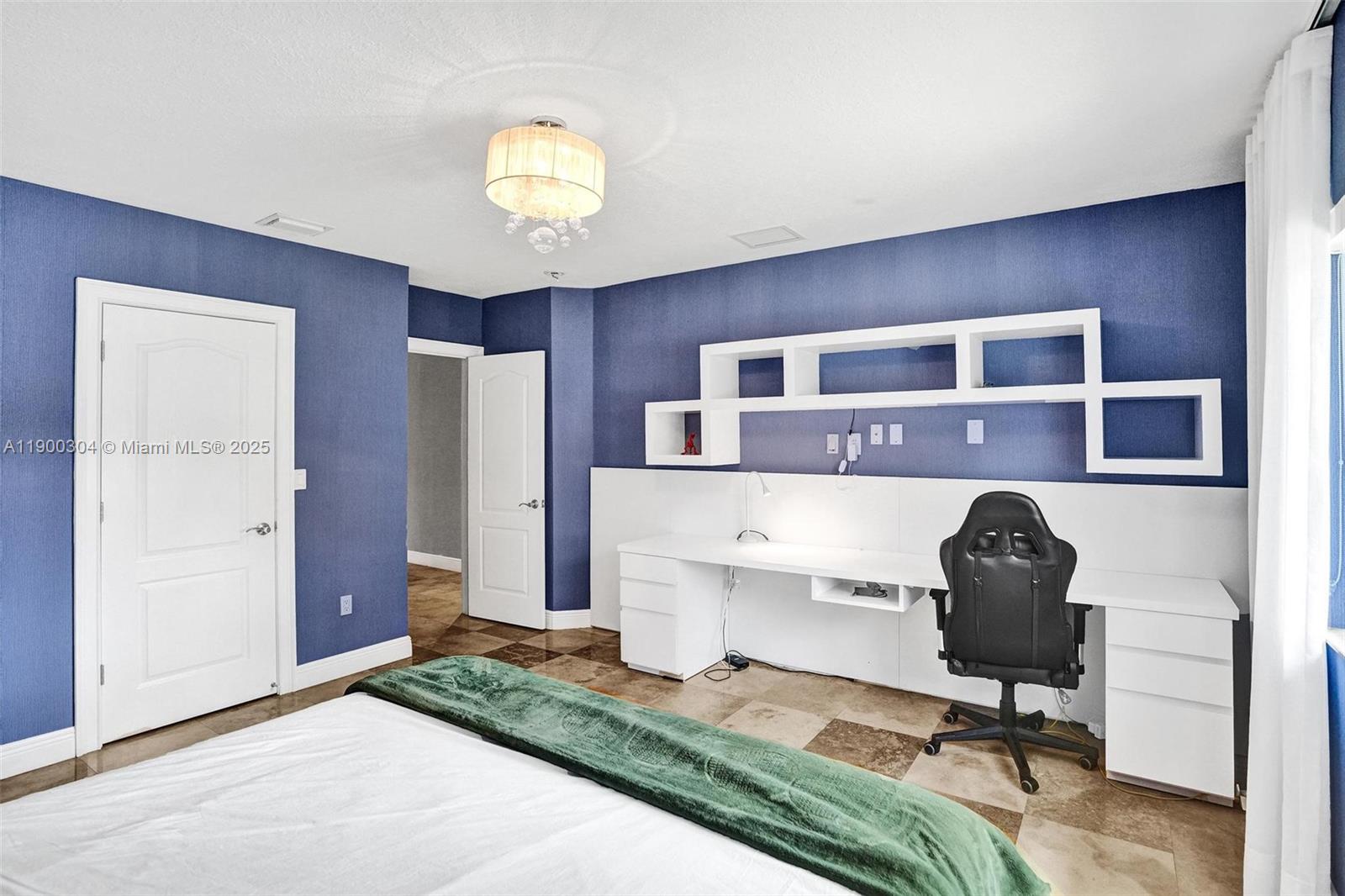 SAN SOUCI ESTATES - Residential Lease