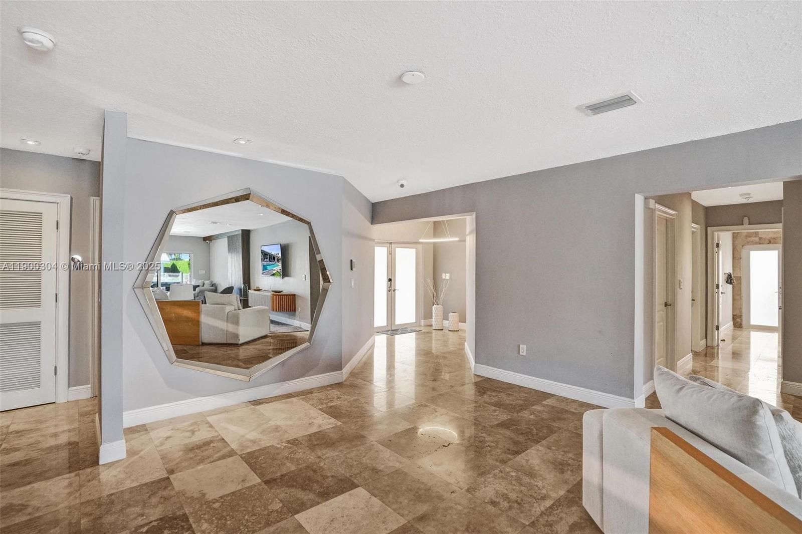 SAN SOUCI ESTATES - Residential Lease