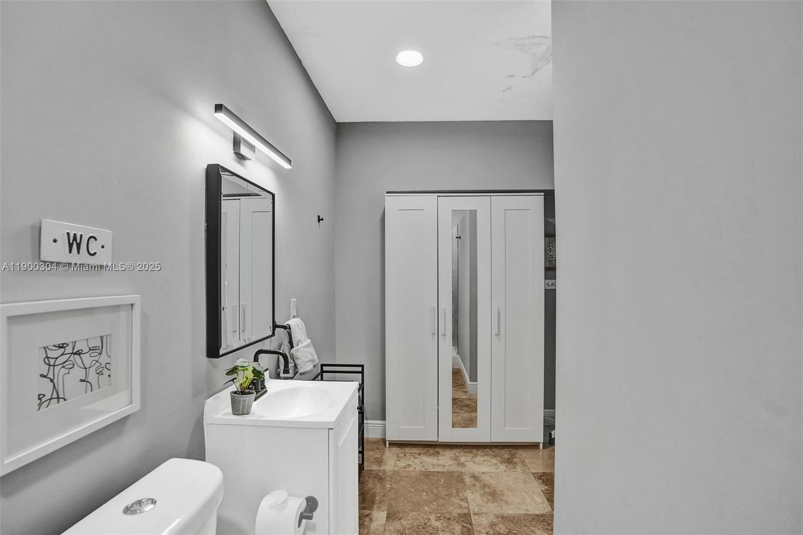 SAN SOUCI ESTATES - Residential Lease