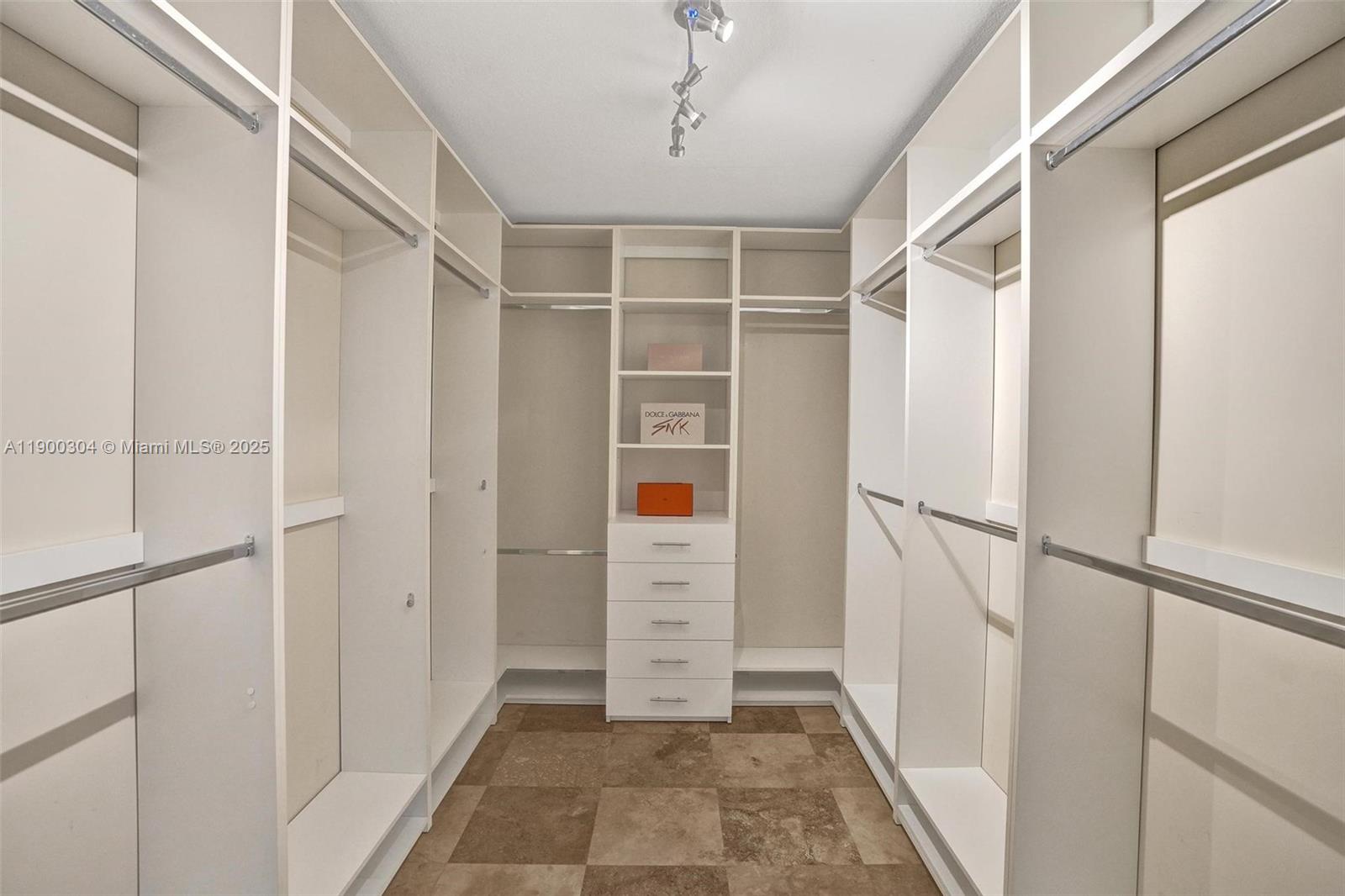 SAN SOUCI ESTATES - Residential Lease