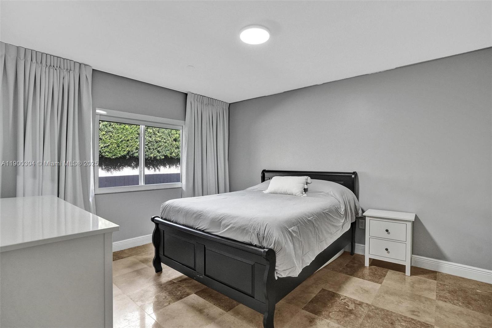 SAN SOUCI ESTATES - Residential Lease