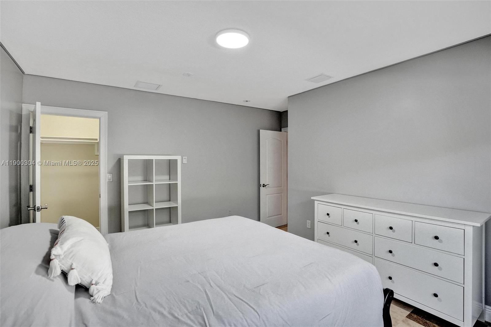 SAN SOUCI ESTATES - Residential Lease