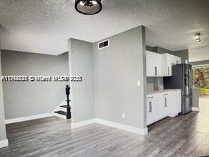 HUNTINGTON ON THE GREEN - Residential Lease