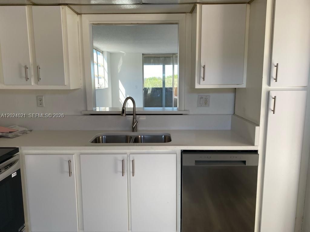 Photo of 406 NW 68th Ave #526, Plantation, FL 33317 (MLS # A12024021)