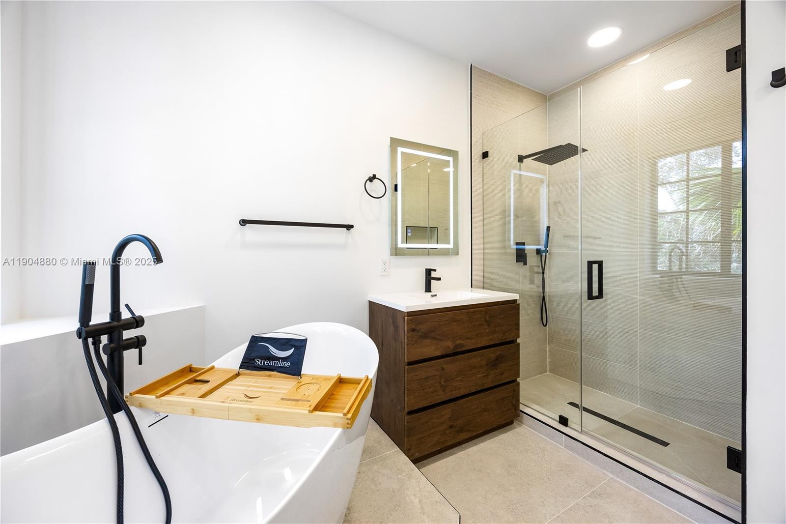 COURTSIDE AT WESTON HILLS - Residential Lease