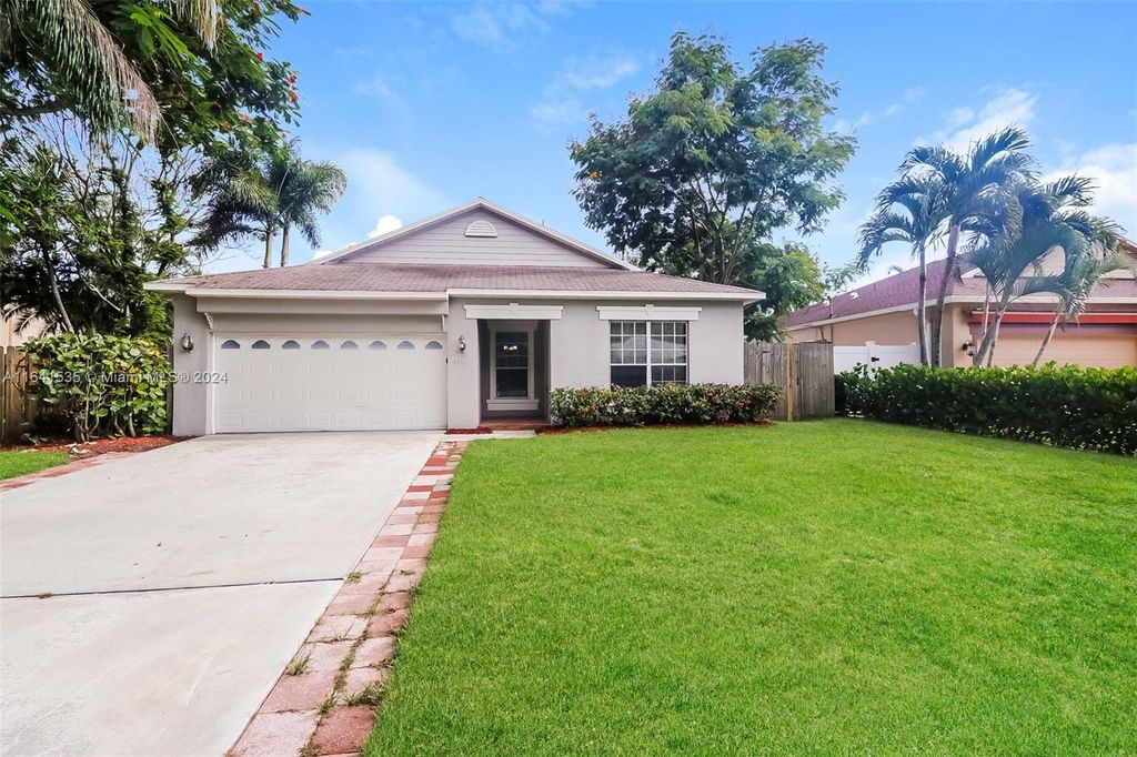 Photo of 6329 Dimond St, Jupiter, FL 33458 (MLS # A11641535)