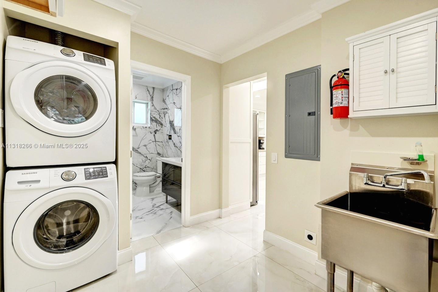 HOLLYWOOD GOLF ESTATES SE - Residential Lease